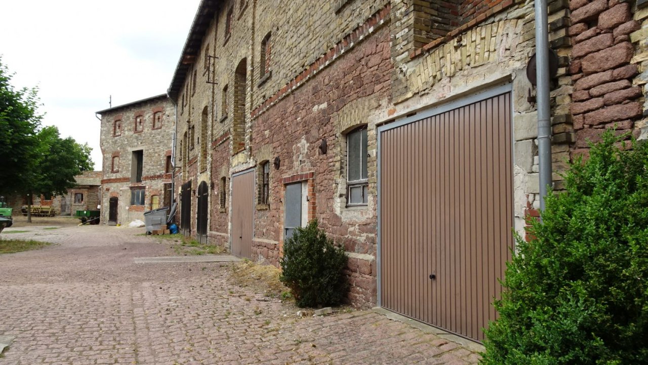 OHNE BANK! Gutshof-Ensemble mit MFH, Gutshaus , Scheunentrakt, Info auf www.gutshof-kpl.de