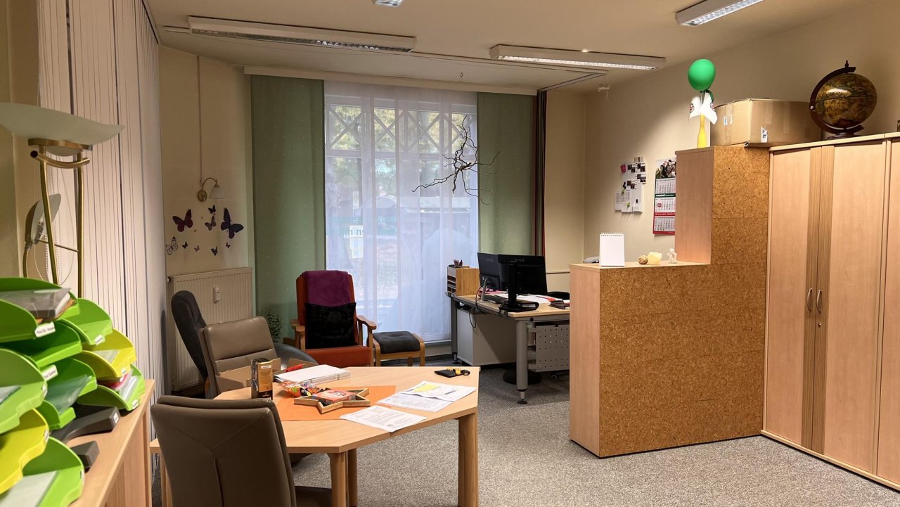 Büro links Büro links