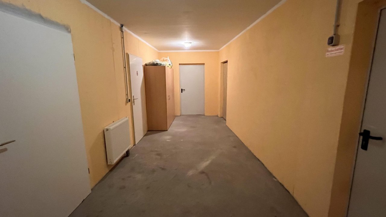 seitlicher Kellerflur seitlicher Kellerflur