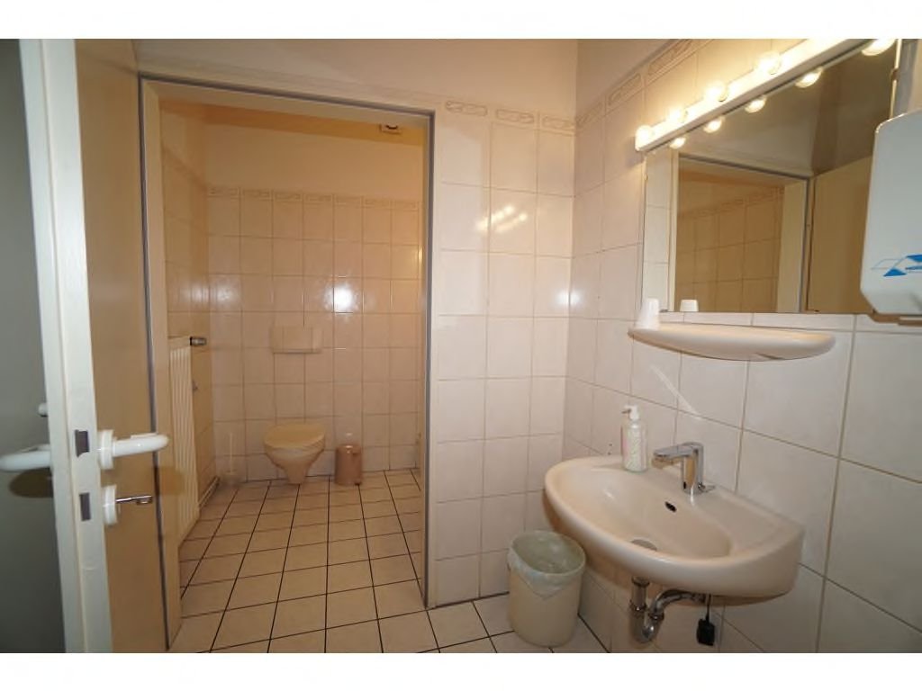 WC 1 WC 1