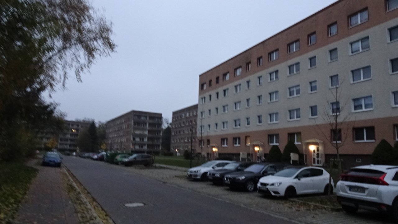 Gegenüberliegender Wohnblock Gegenüberliegender Wohnblock