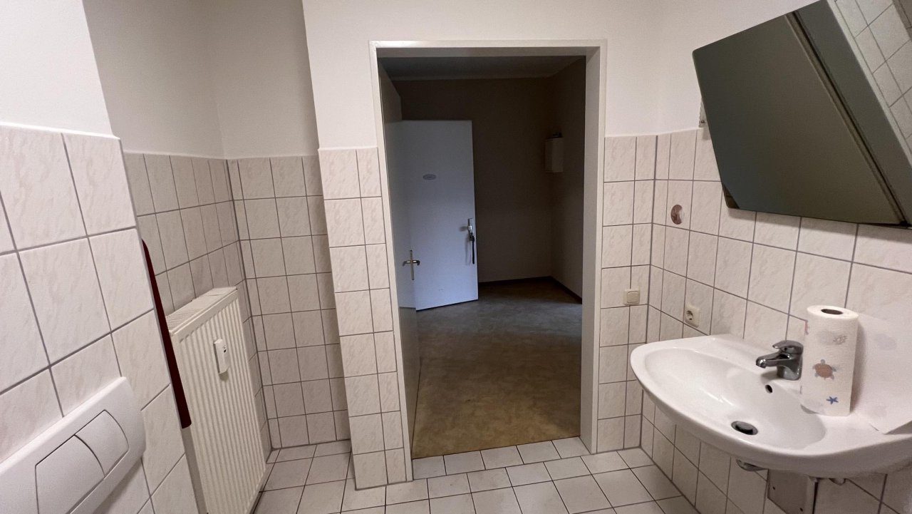 Bad (typisch) einer freien Wohnung