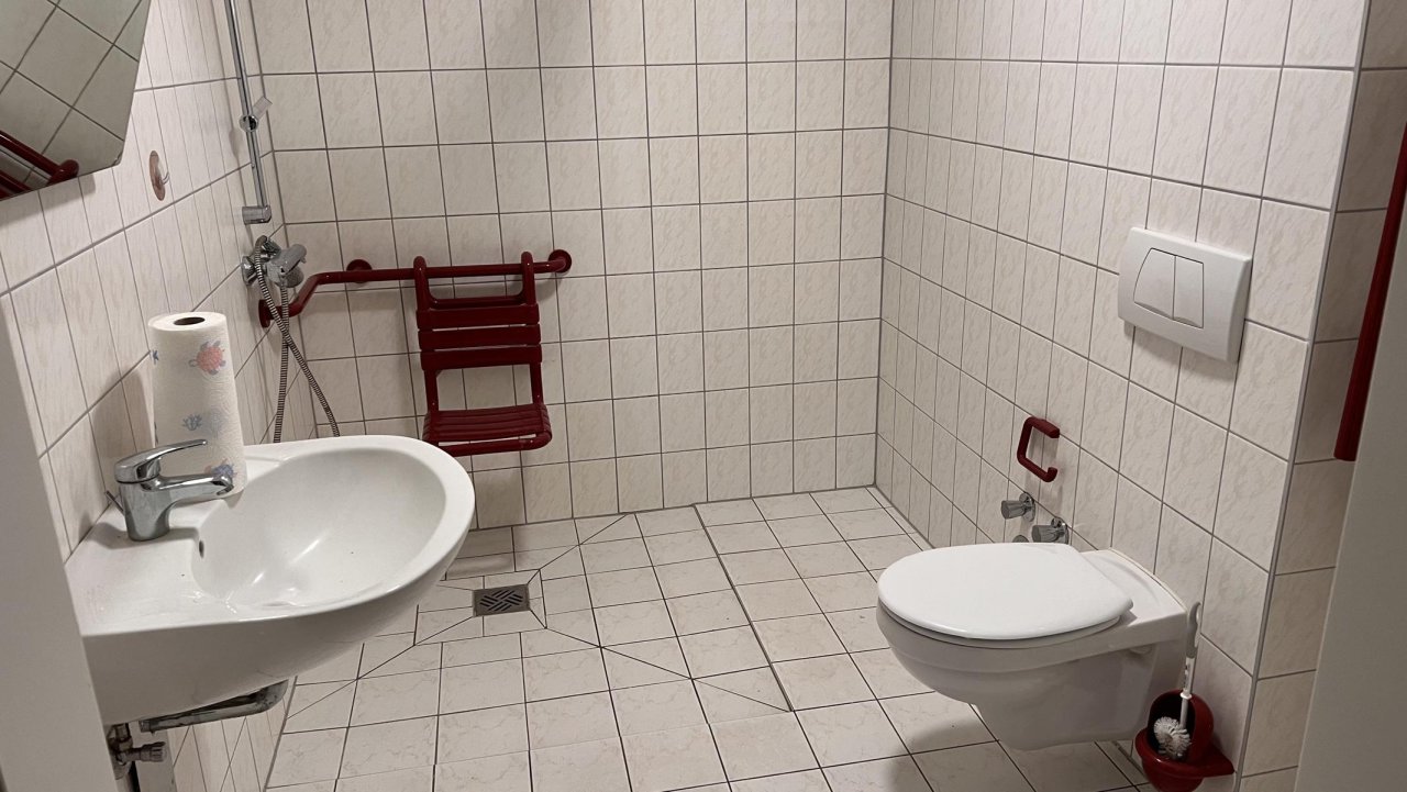 Bad (typisch) einer freien Wohnung Bad (typisch) einer freien Wohnung