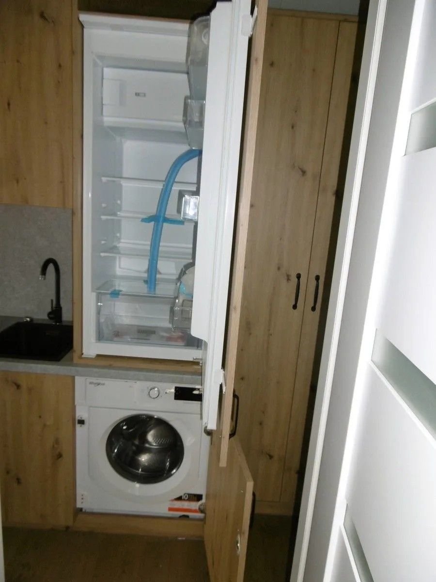 Waschmaschine + Kühl-Gefrier-Kombi Waschmaschine + Kühl-Gefrier-Kombi