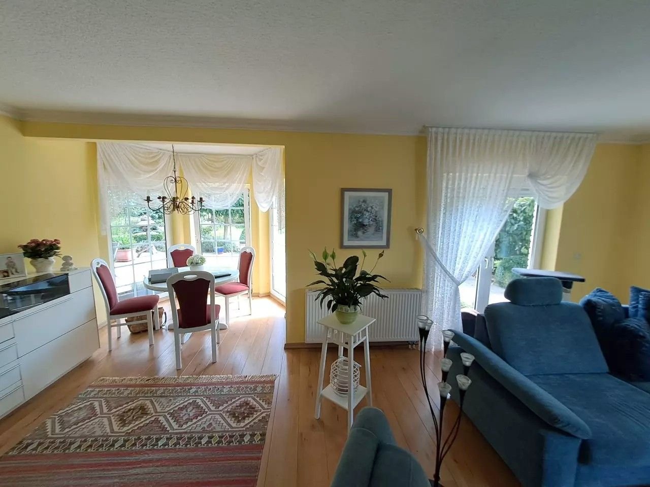 Wohn-/Esszimmer Wohn-/Esszimmer